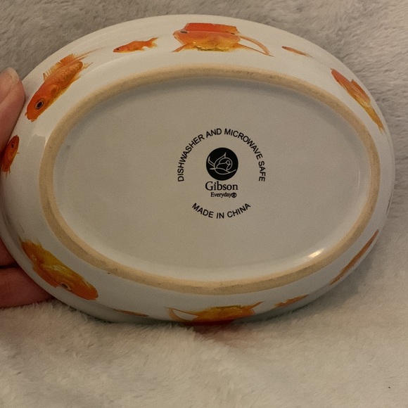Gibson Everyday White Ceramic Oval Goldfish Relish Bowl / Dessert / Trinket Dish - Picture 4 of 4